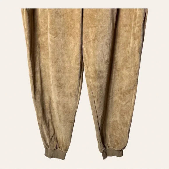 0065. ABOUND VELVET JOGGERS GOLD IN COLOR SIZE LARGE - Picture 5 of 10